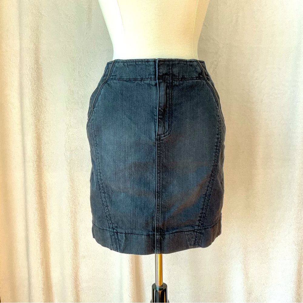 DKNY Denim Pencil Skirt, Size 8, Y2K, Blue & Black, Bodycon